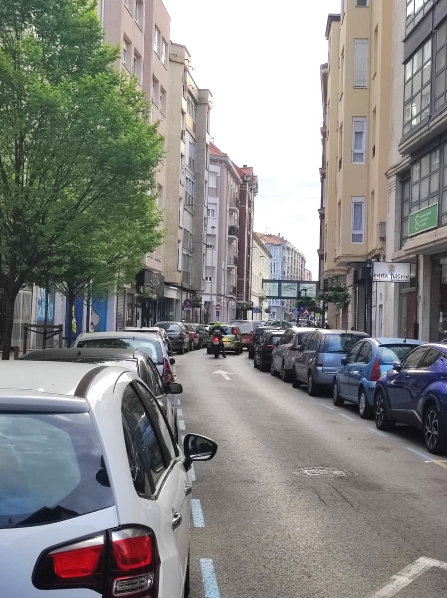 Commercial for sale in Santander - € 45,000 (Ref: 9826368)