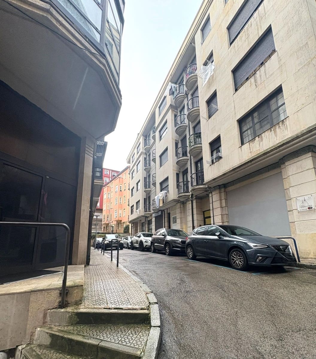 Commercial for sale in Santander - € 45,000 (Ref: 9826368)