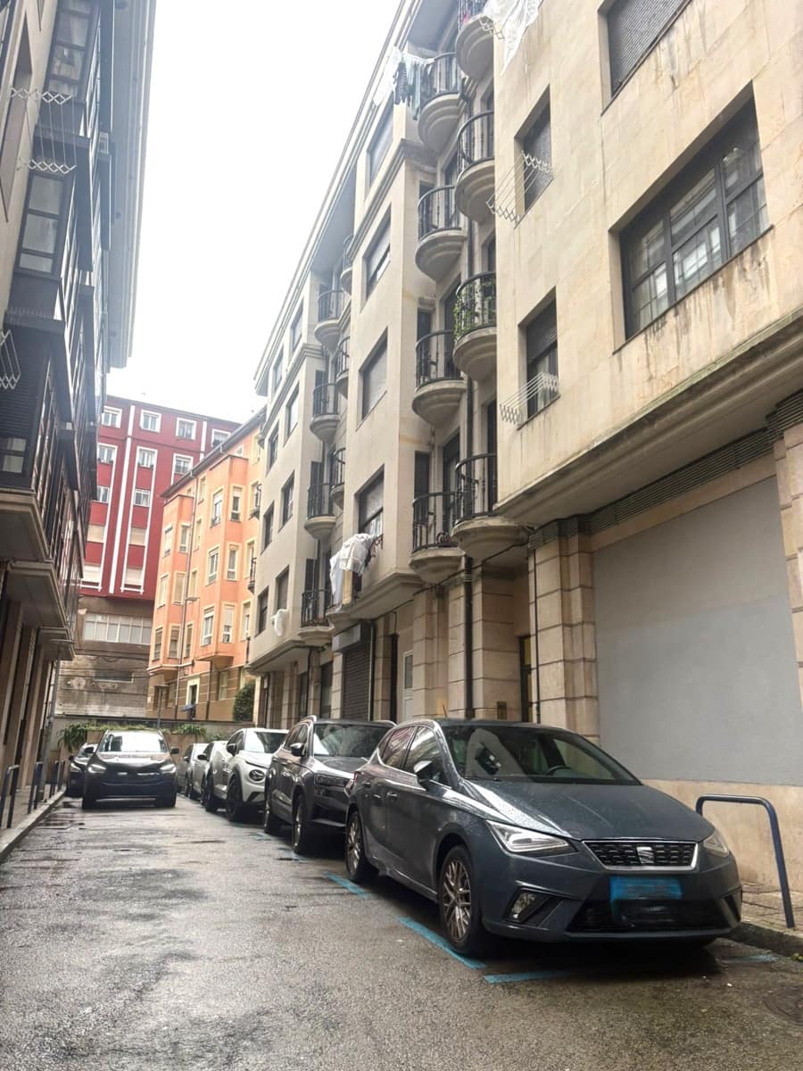 Commercial for sale in Santander - € 45,000 (Ref: 9826368)