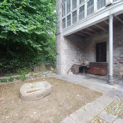 7 slaapkamer Villa te koop in Ruesga met garage - € 380.000 (Ref: 9855113)