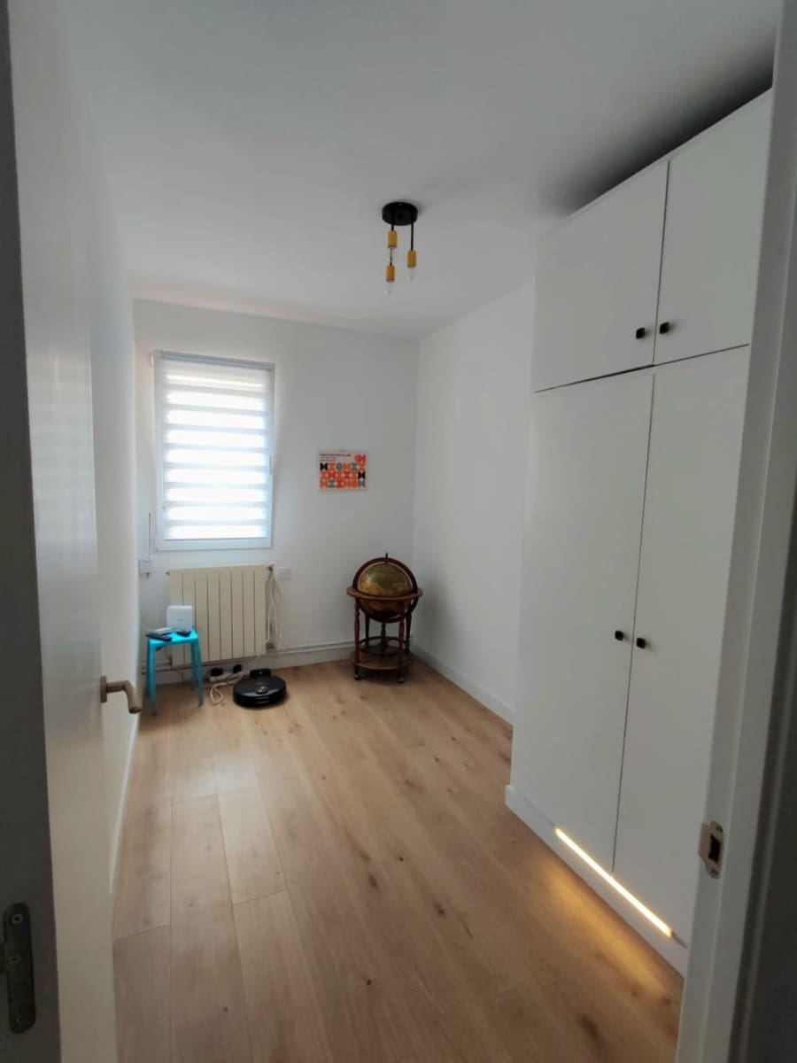 3 bedroom Flat for sale in Santander - € 275,000 (Ref: 9855114)