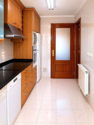 2 soverom Leilighet til salgs i Santander med svømmebasseng garasje - € 375 000 (Ref: 9855115)