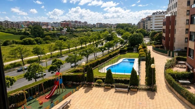 Piso de 2 habitaciones en Santander en venta con piscina garaje - 375.000 € (Ref: 9855115)