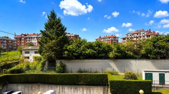 2 soverom Leilighet til salgs i Santander med svømmebasseng garasje - € 375 000 (Ref: 9855115)