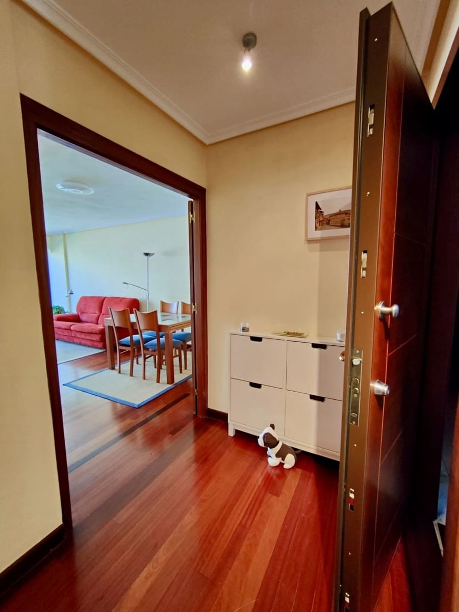 3 bedroom Flat for sale in Santander with garage - € 425,000 (Ref: 9871640)