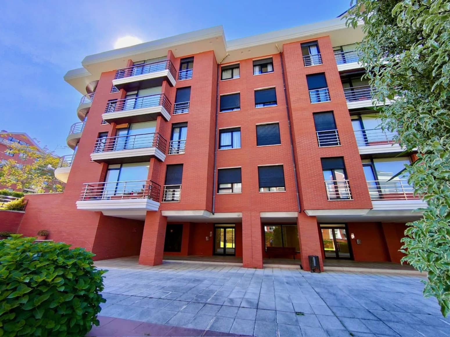 3 bedroom Flat for sale in Santander with garage - € 425,000 (Ref: 9871640)