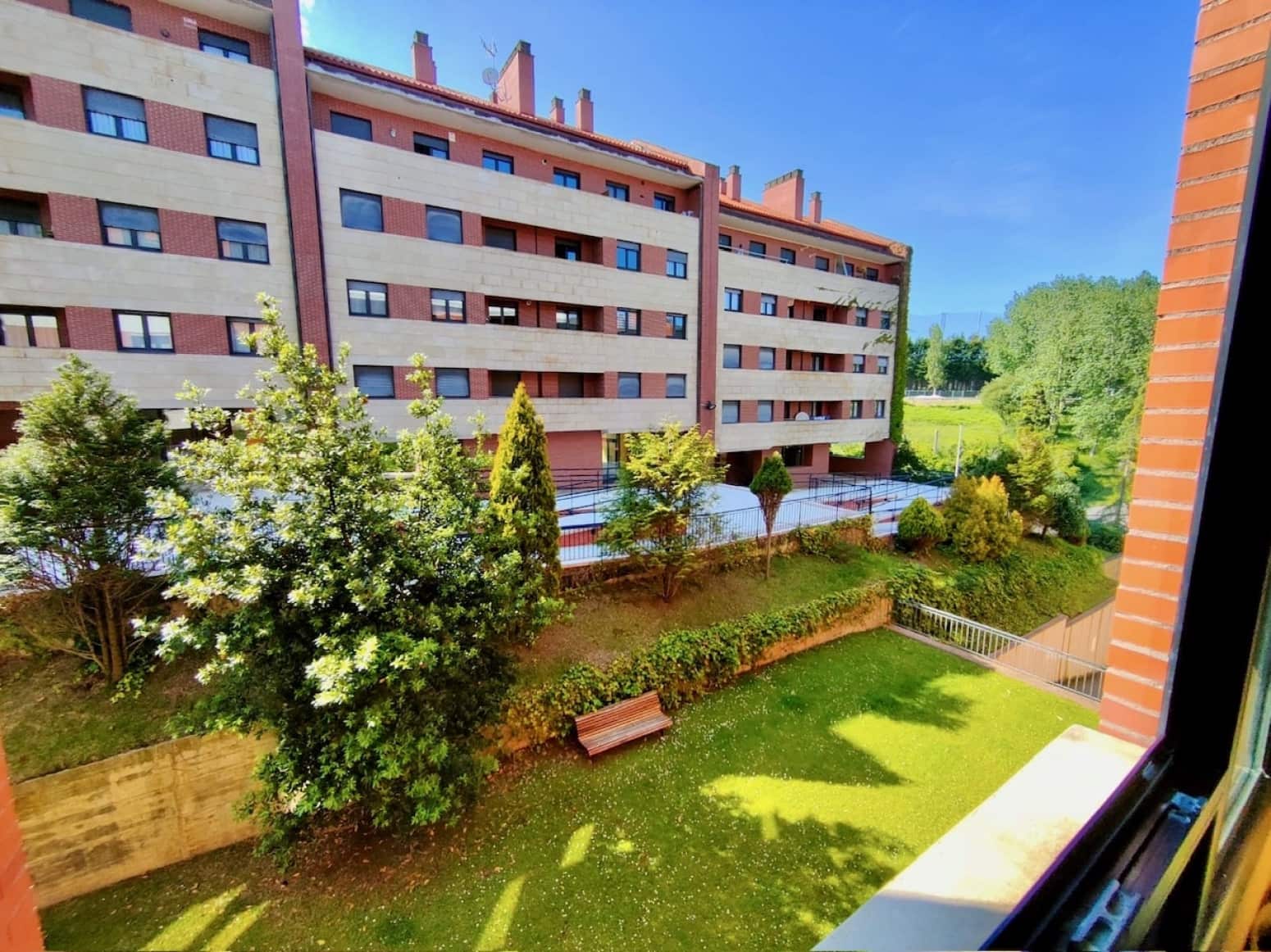 3 bedroom Flat for sale in Santander with garage - € 425,000 (Ref: 9871640)