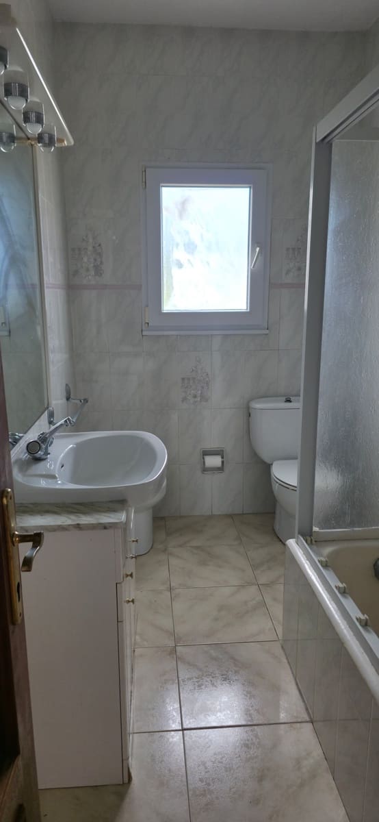 7 slaapkamer Villa te koop in Suances met garage - € 525.000 (Ref: 9887956)