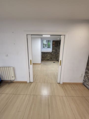Comercial para venda em Santander - 195 000 € (Ref: 9891836)