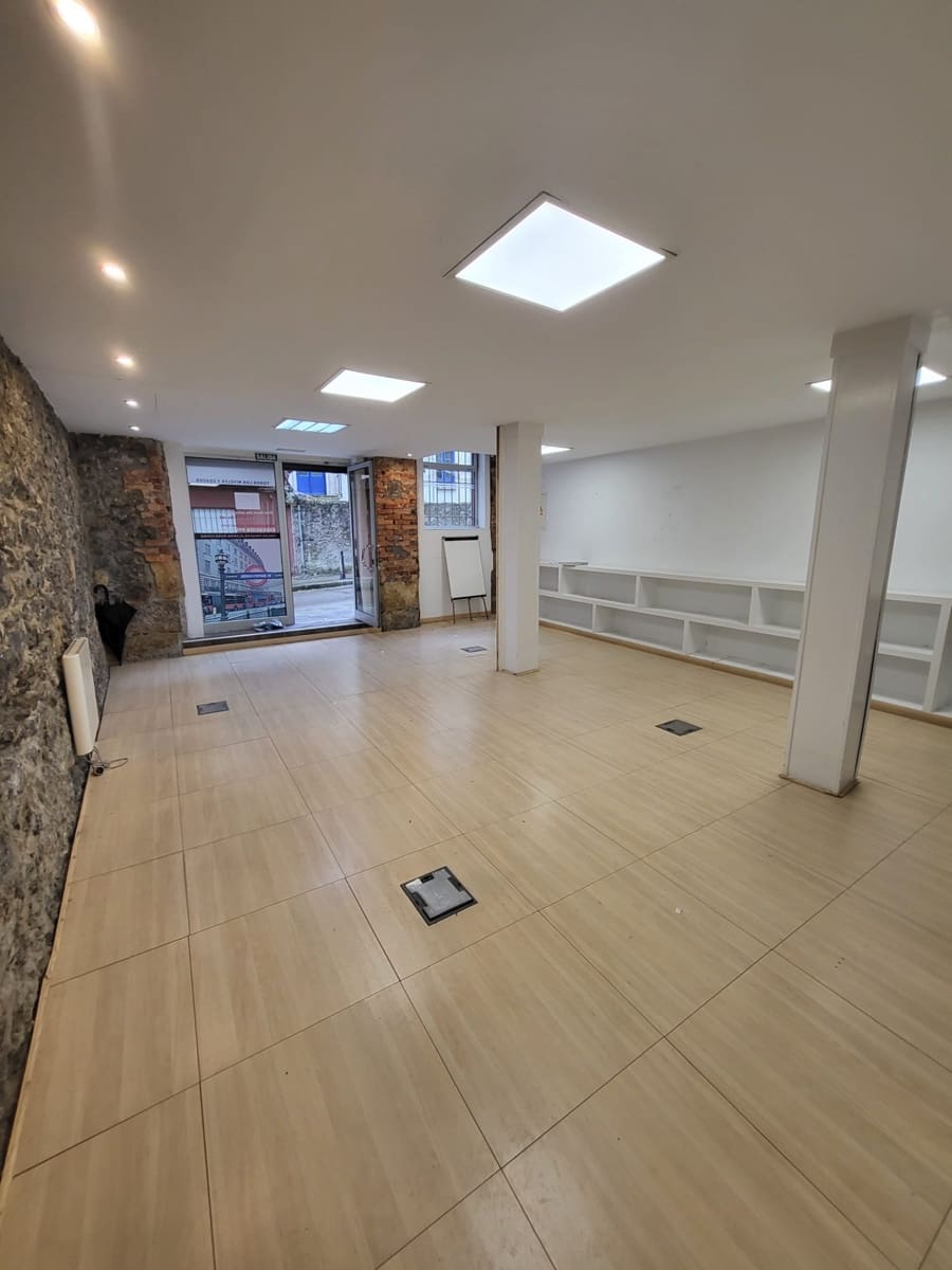 Comercial para venda em Santander - 195 000 € (Ref: 9891836)
