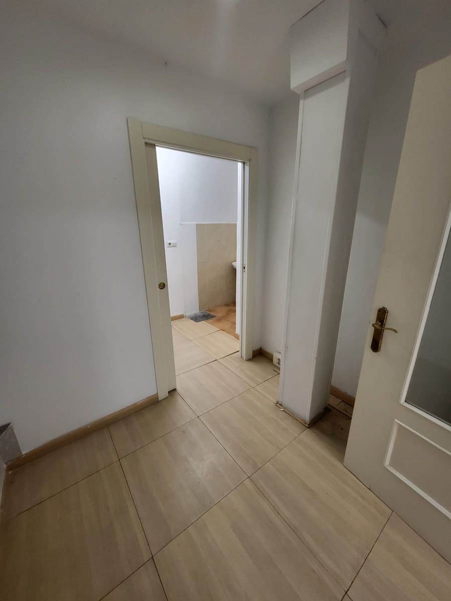 Comercial para venda em Santander - 195 000 € (Ref: 9891836)
