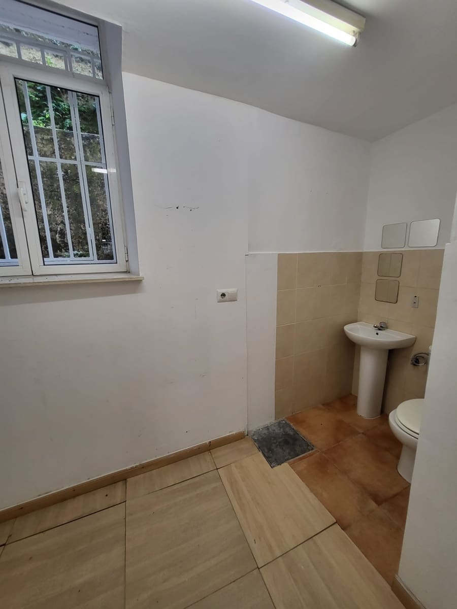 Comercial para venda em Santander - 195 000 € (Ref: 9891836)