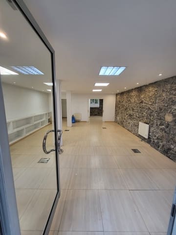 Comercial para venda em Santander - 195 000 € (Ref: 9891836)