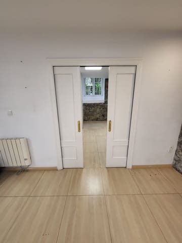 Comercial para venda em Santander - 195 000 € (Ref: 9891836)