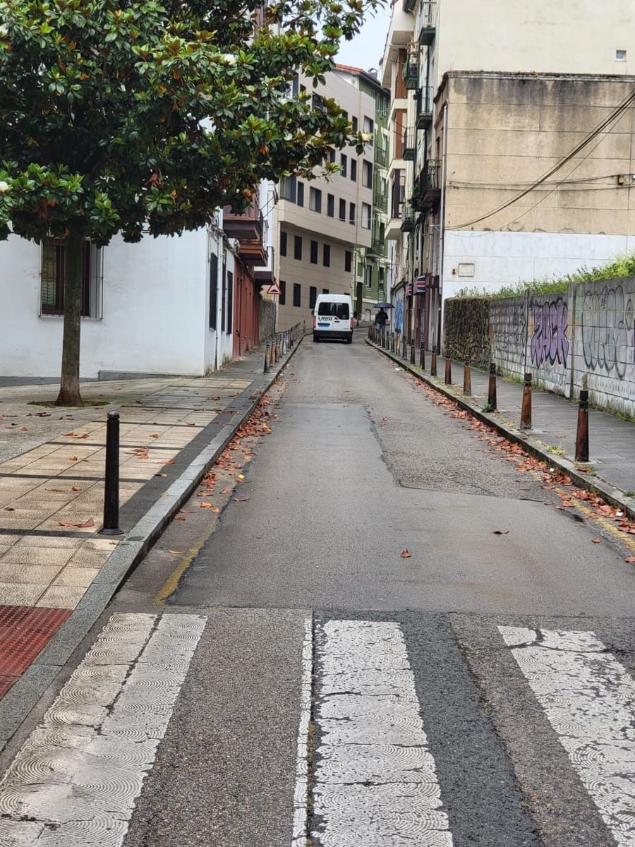 Comercial para venda em Santander - 195 000 € (Ref: 9891836)