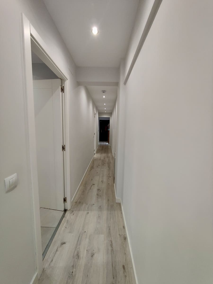 2 bedroom Flat for rent in Santander - € 1,200 (Ref: 9900371)