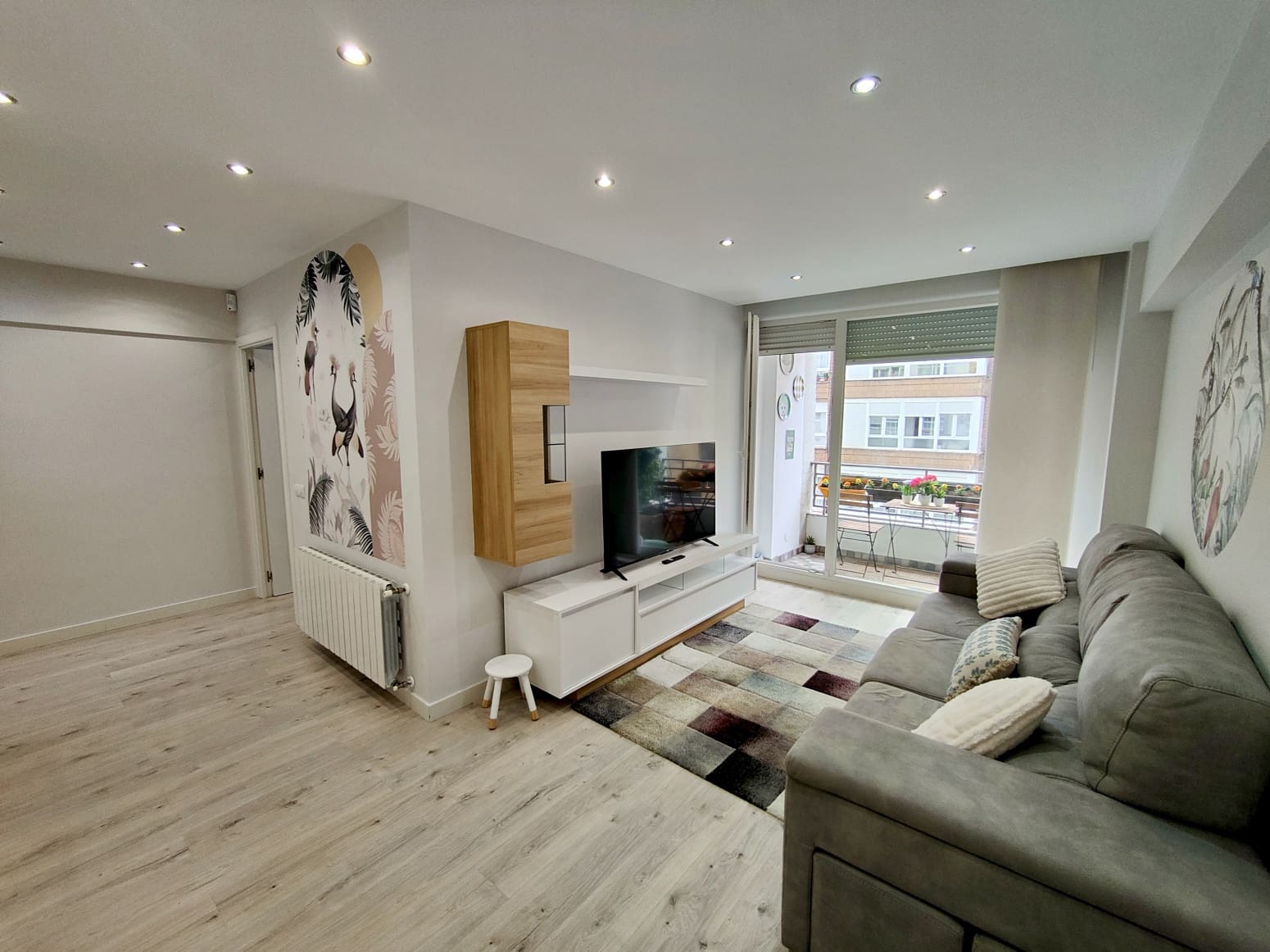 2 bedroom Flat for rent in Santander - € 1,200 (Ref: 9900371)