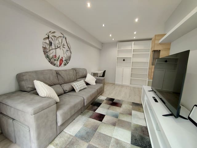 2 bedroom Flat for rent in Santander - € 1,200 (Ref: 9900371)