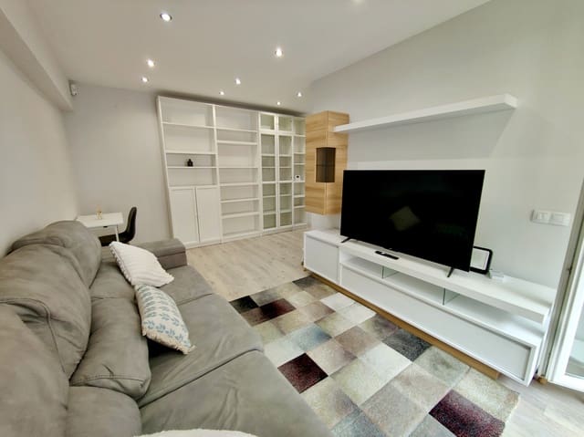 2 bedroom Flat for rent in Santander - € 1,200 (Ref: 9900371)