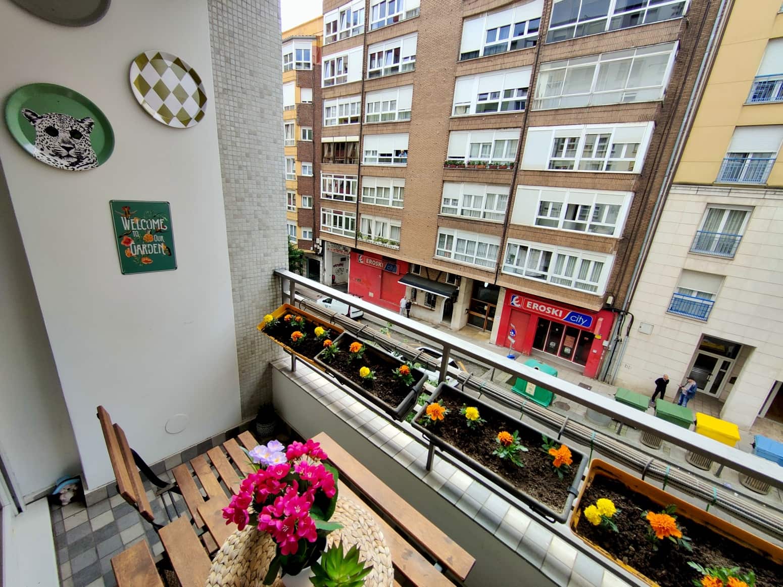 2 bedroom Flat for rent in Santander - € 1,200 (Ref: 9900371)