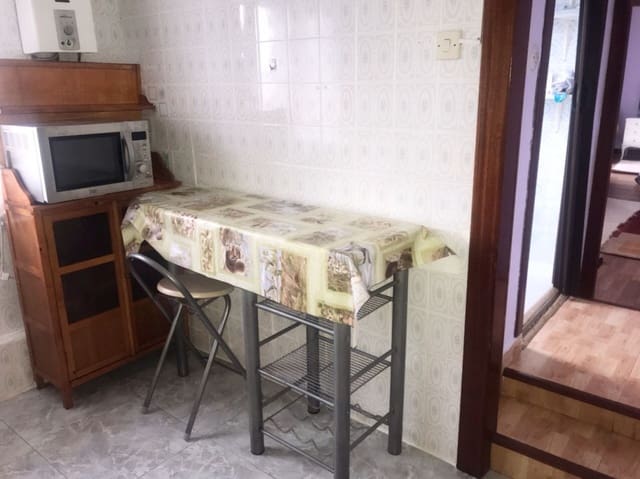1 slaapkamer Flat te huur in Santander - € 600 (Ref: 9903944)
