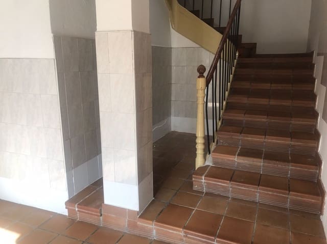 1 slaapkamer Flat te huur in Santander - € 600 (Ref: 9903944)