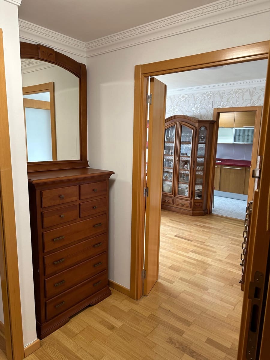 2 slaapkamer Flat te huur in Muriedas met garage - € 800 (Ref: 9921852)