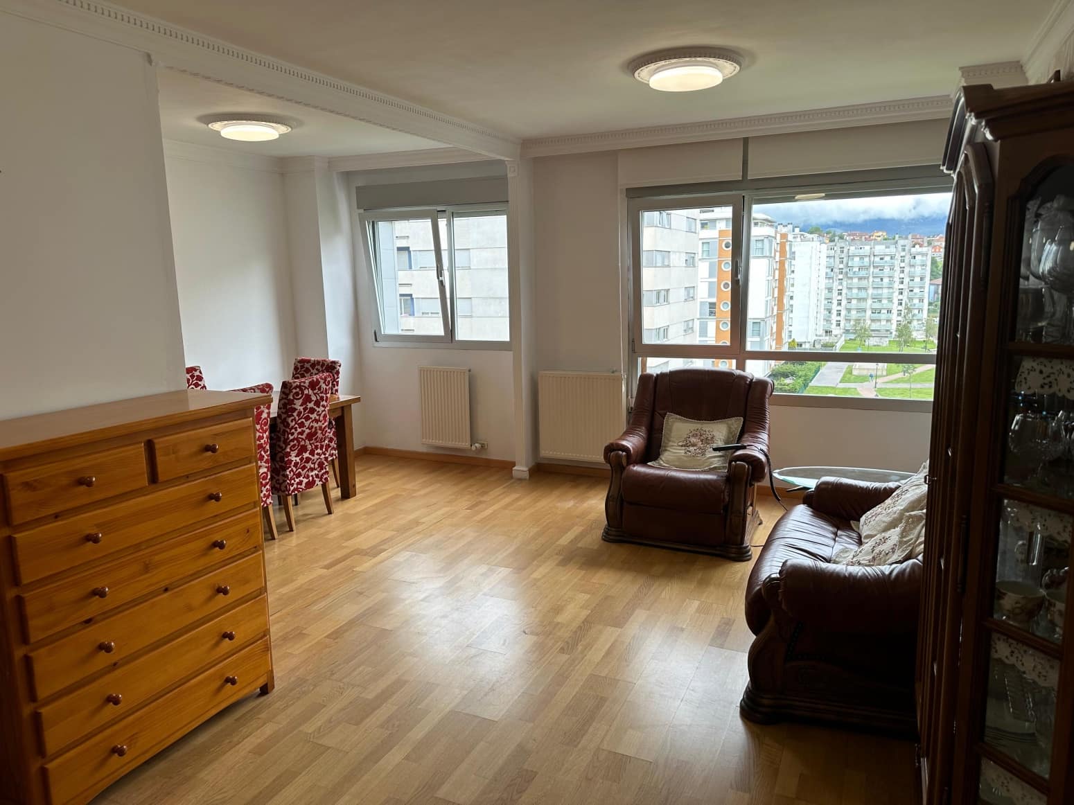 2 slaapkamer Flat te huur in Muriedas met garage - € 800 (Ref: 9921852)