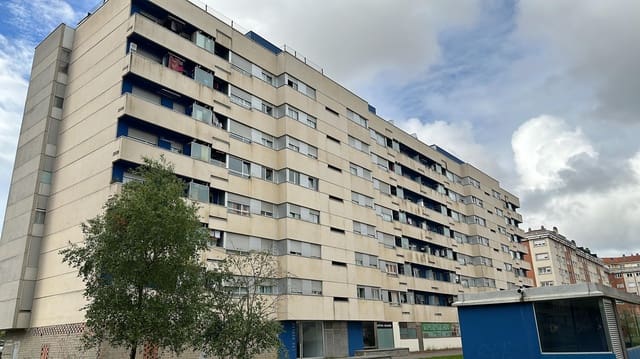 2 slaapkamer Flat te huur in Muriedas, Camargo met garage - € 800 (Ref: 9921852)
