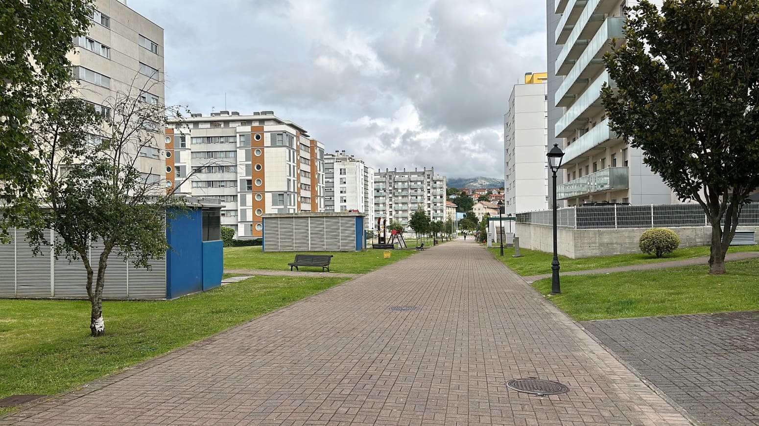 2 slaapkamer Flat te huur in Muriedas met garage - € 800 (Ref: 9921852)