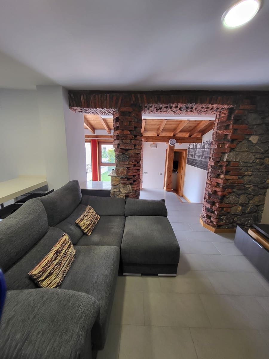 2 bedroom Flat for sale in Santander - € 325,000 (Ref: 9926924)