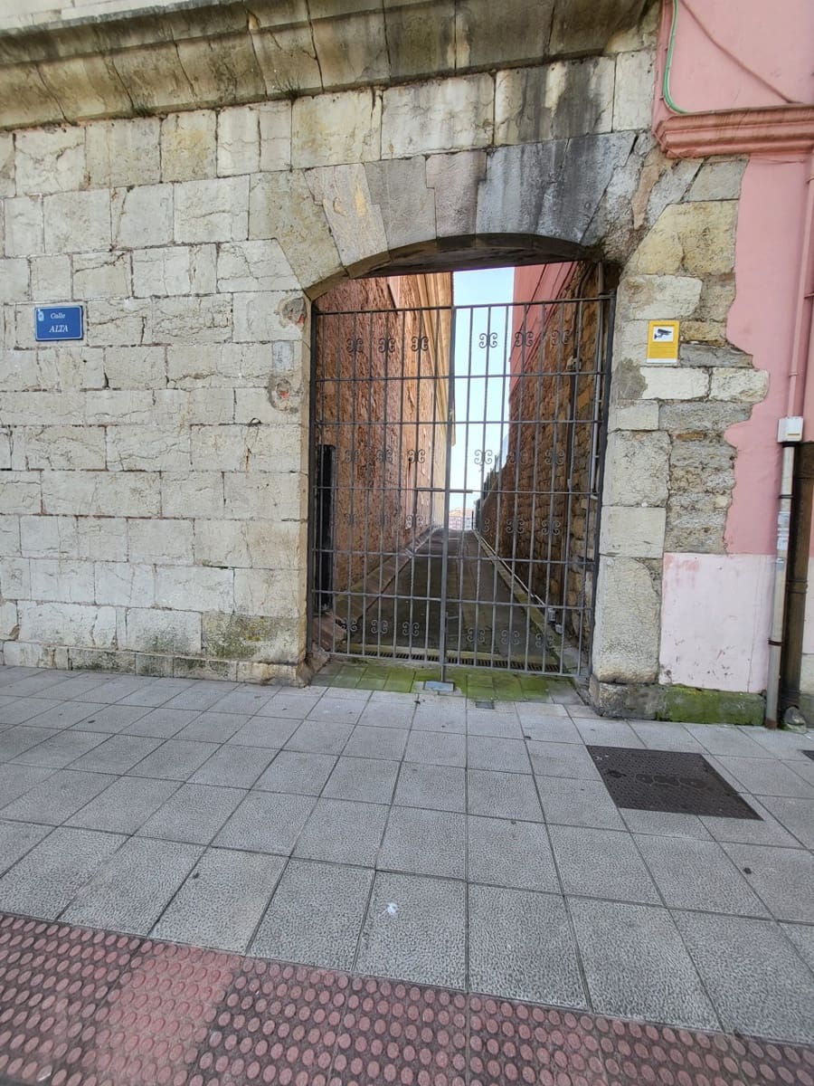2 bedroom Flat for sale in Santander - € 325,000 (Ref: 9926924)