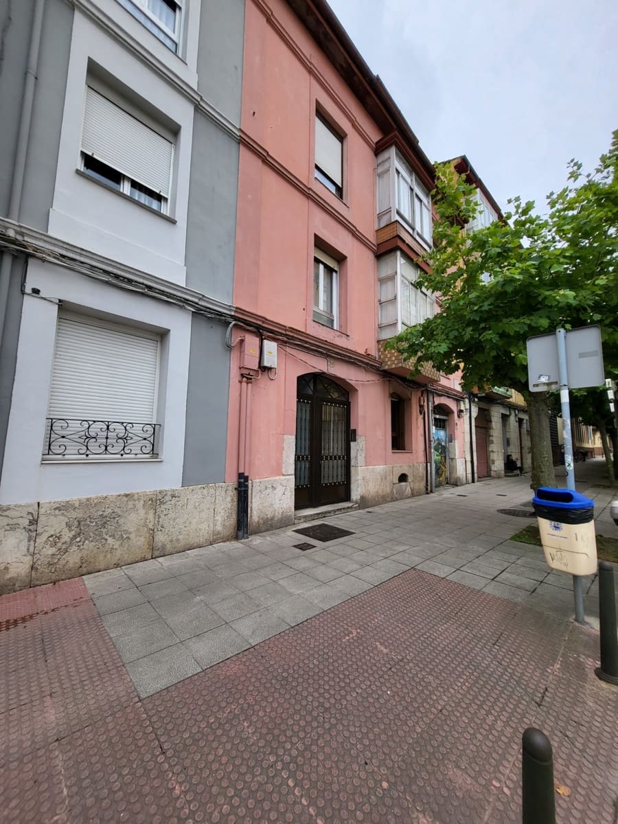 2 bedroom Flat for sale in Santander - € 325,000 (Ref: 9926924)