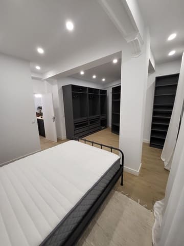 1 soverom Leilighet til leie i Santander - € 1 300 (Ref: 9939511)