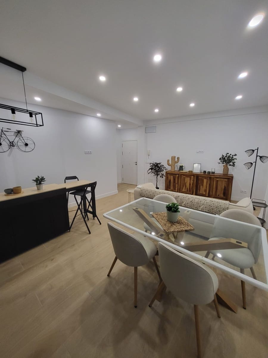 1 bedroom Flat for rent in Santander - € 1,300 (Ref: 9939511)