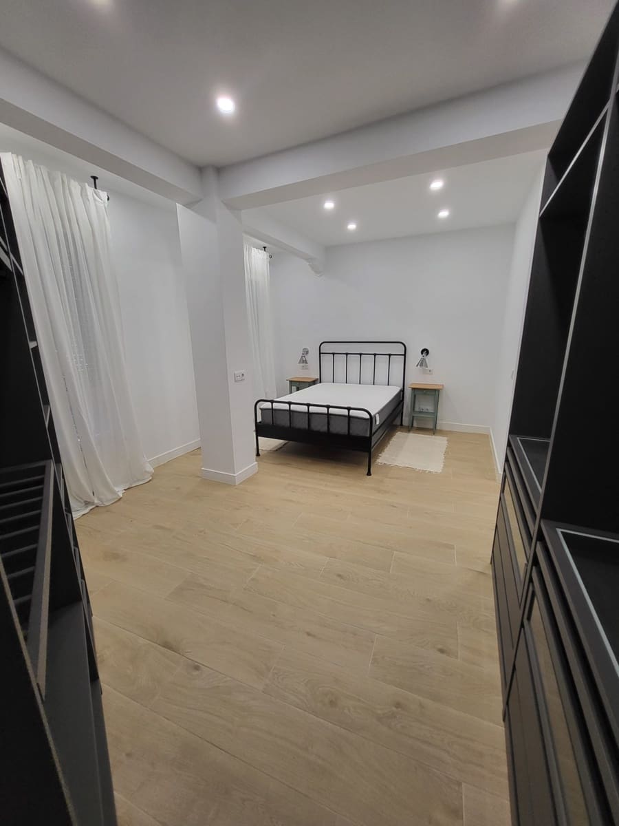 1 bedroom Flat for rent in Santander - € 1,300 (Ref: 9939511)