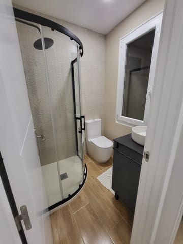 1 soverom Leilighet til leie i Santander - € 1 300 (Ref: 9939511)