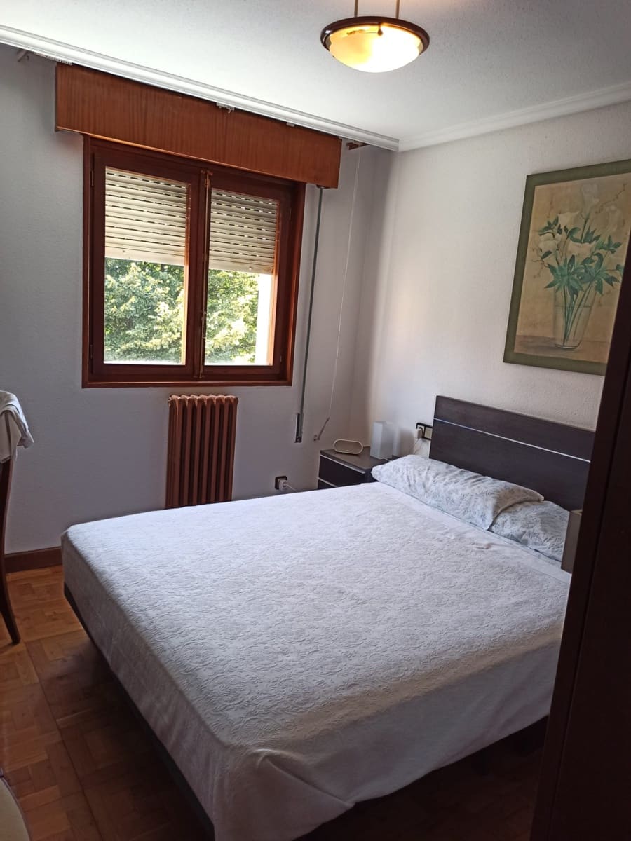 2 bedroom Flat for rent in Santander with garage - € 800 (Ref: 9941824)