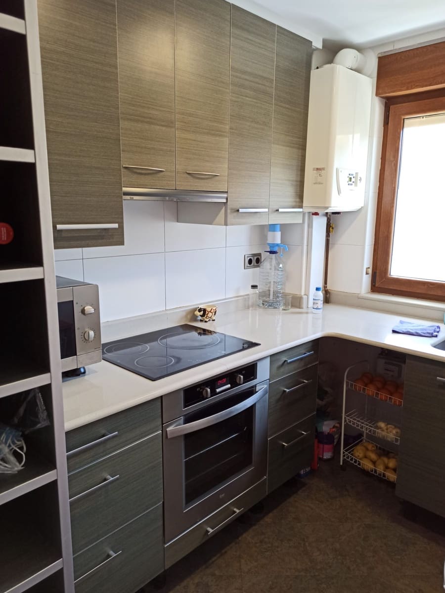 2 bedroom Flat for rent in Santander with garage - € 800 (Ref: 9941824)