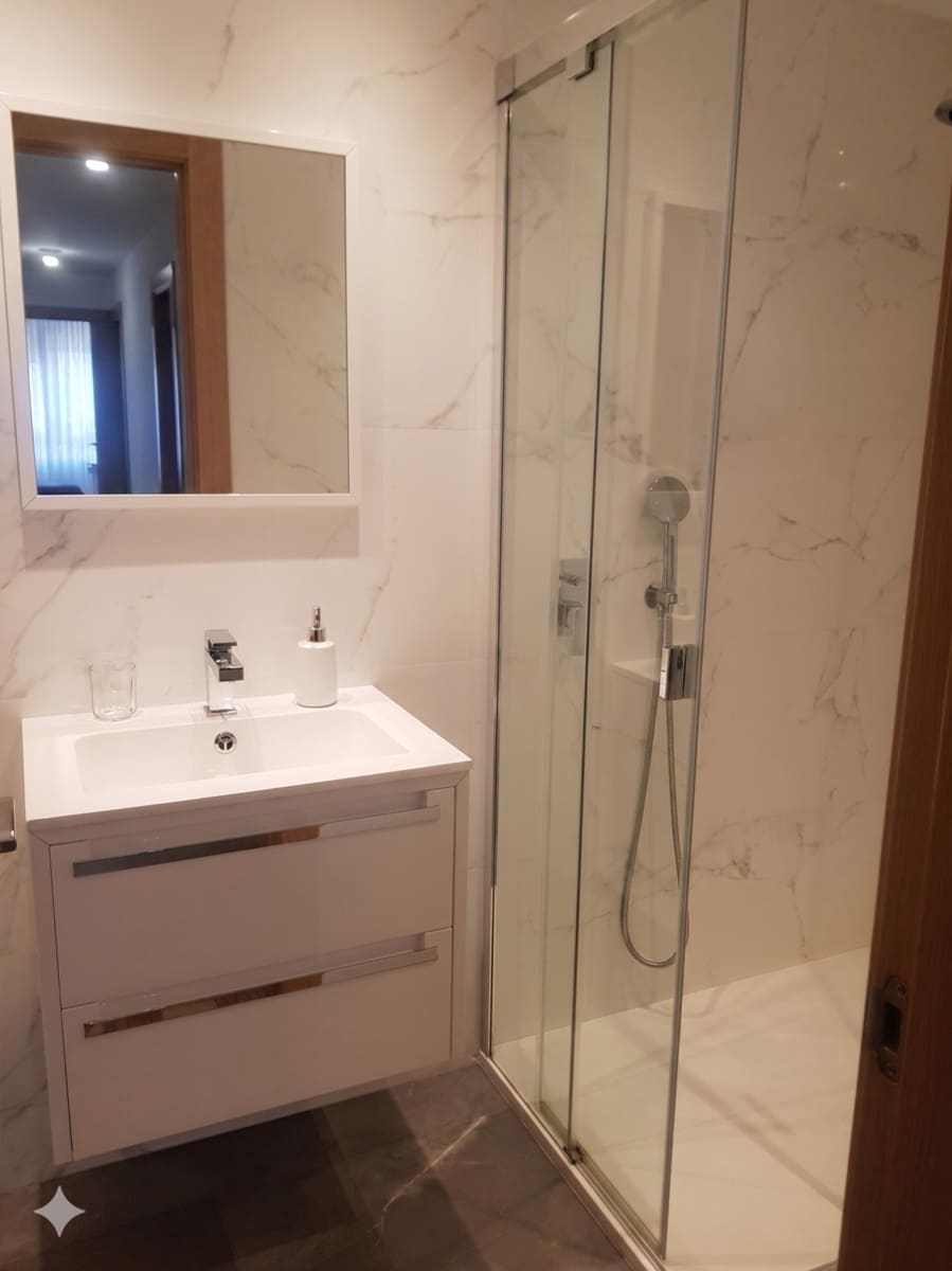 3 bedroom Flat for rent in Santander - € 450 (Ref: 9957573)