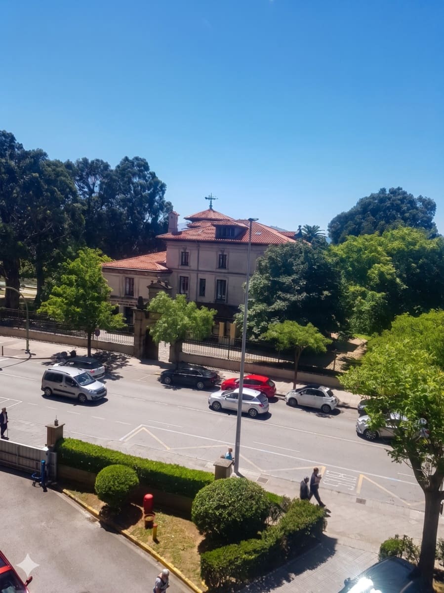 3 bedroom Flat for rent in Santander - € 450 (Ref: 9957573)