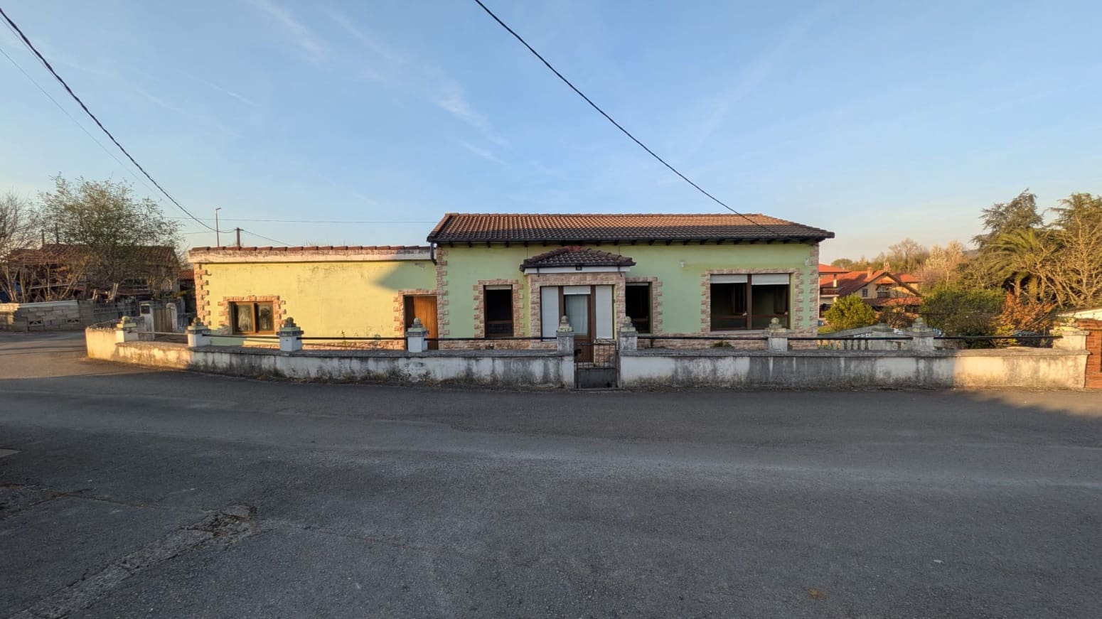 3 bedroom Villa for sale in Reocin with garage - € 299,000 (Ref: 9964819)