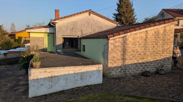 Chalet de 3 habitaciones en Reocín en venta con garaje - 299.000 € (Ref: 9964819)