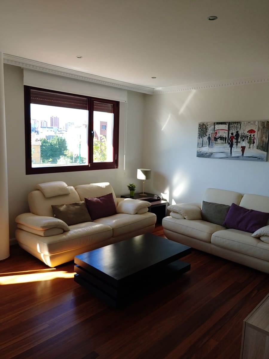 Piso de 3 habitaciones en Santander en alquiler con piscina garaje - 1.300 € (Ref: 9966281)