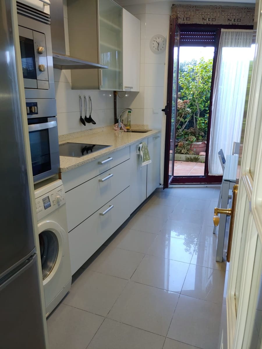 Piso de 3 habitaciones en Santander en alquiler con piscina garaje - 1.300 € (Ref: 9966281)