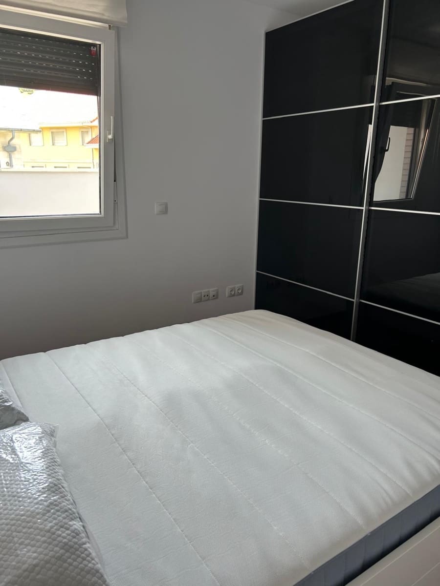 2 makuuhuone Asunto vuokrattavana paikassa Mogro mukana 
autotalli - 1 000 € (Ref: 9976870)