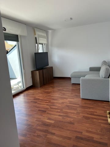 2 slaapkamer Flat te huur in Mogro, Miengo - € 1.000 (Ref: 9976870)