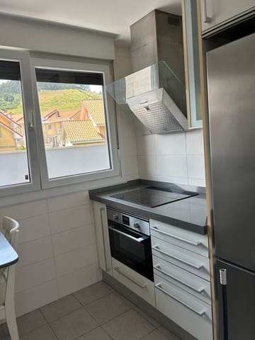 2 slaapkamer Flat te huur in Mogro, Miengo - € 1.000 (Ref: 9976870)