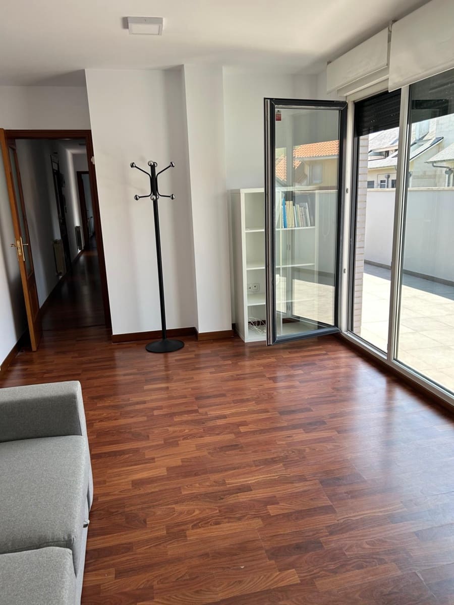 2 makuuhuone Asunto vuokrattavana paikassa Mogro mukana 
autotalli - 1 000 € (Ref: 9976870)