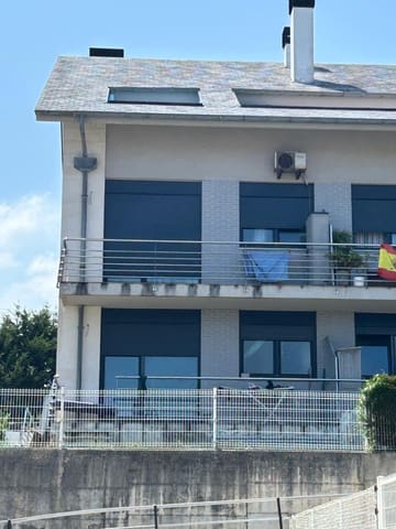 2 slaapkamer Flat te huur in Mogro, Miengo - € 1.000 (Ref: 9976870)